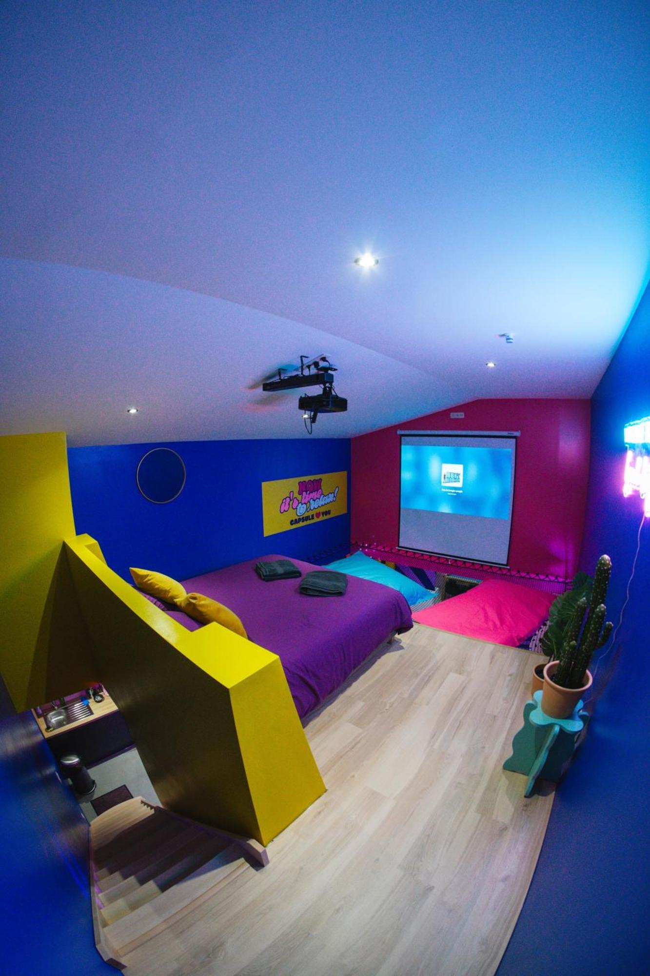 Capsule Boogie-Woogie - Jacuzzi - Sauna - Billard - Jeux - Ecran Geant - Filet Suspendu - Netflix La Louvière المظهر الخارجي الصورة