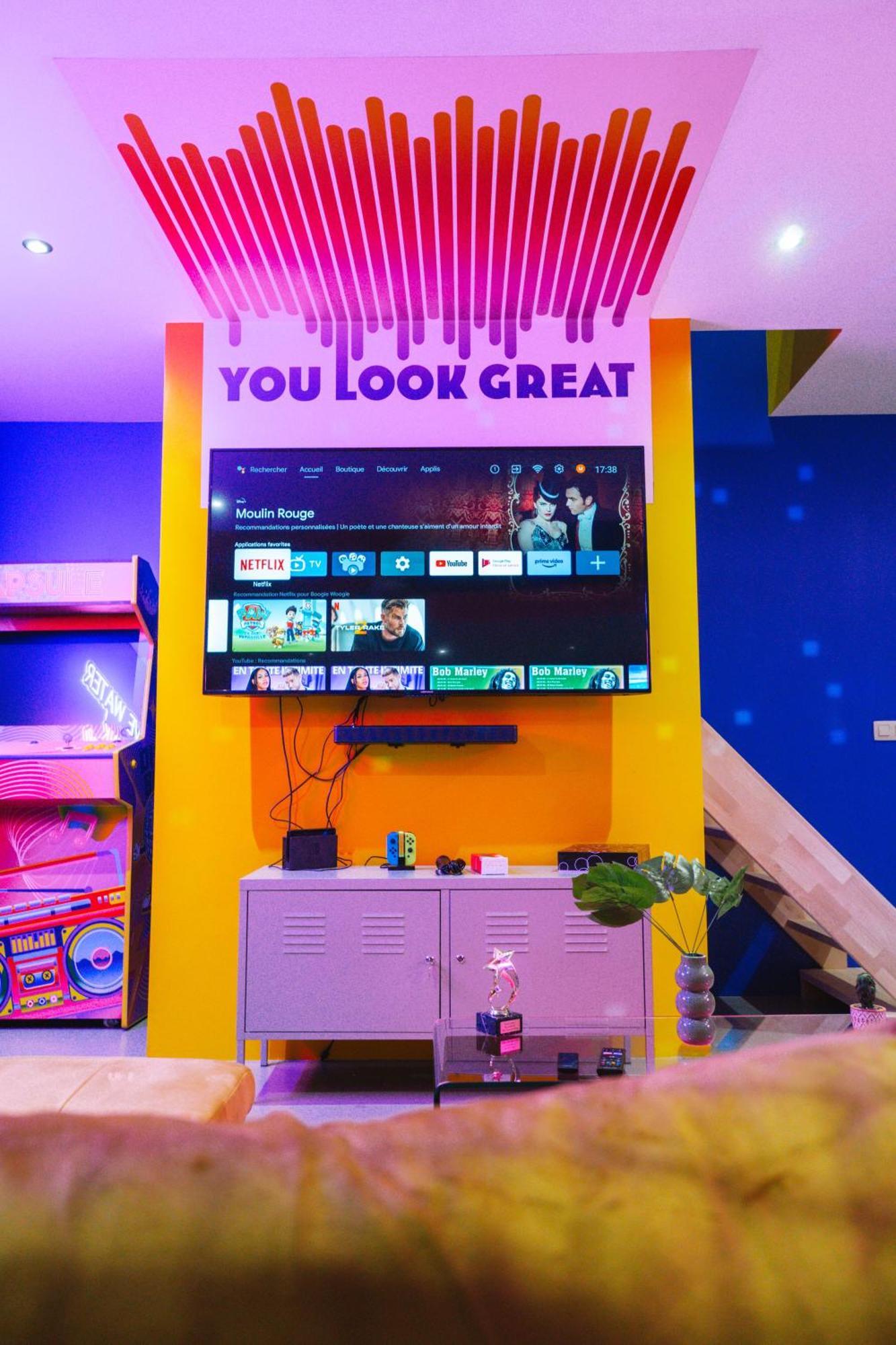 Capsule Boogie-Woogie - Jacuzzi - Sauna - Billard - Jeux - Ecran Geant - Filet Suspendu - Netflix La Louvière المظهر الخارجي الصورة